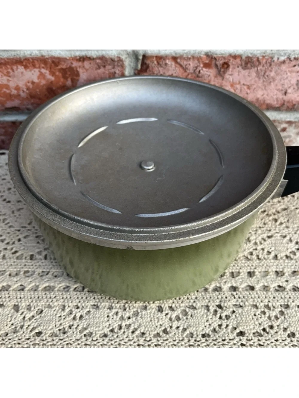 Vintage Club Cast Aluminum Sauce Pan With Lid Avocado Green 2 Quart Cookware